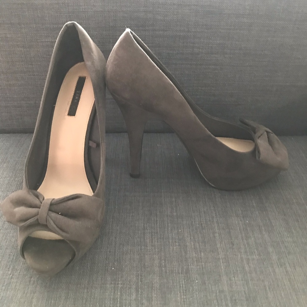 ZARA Grey Suede Bow-tie Peep-tow Platform Size 40